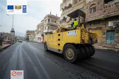 The local authority in the Sala district of Taiz implements a project to maintain and rehabilitate several asphalt streets.