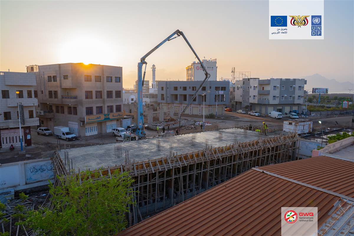 The local authority in Aden continues to implement the project of building and furnishing six classrooms at Ahmed Hamed Khalifa School in Mansoura 🏫